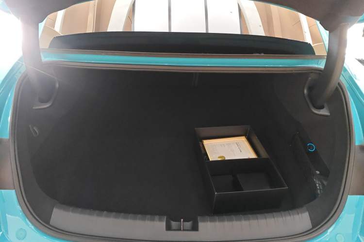 Used Xiaomi Auto SU7 2024 Four-Wheel-Drive Max Founder's Edition Trunk