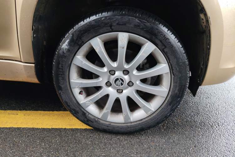 Used Skoda Yeti 2016 1.4TSI DSG Style Edition Right Front Wheel Hub