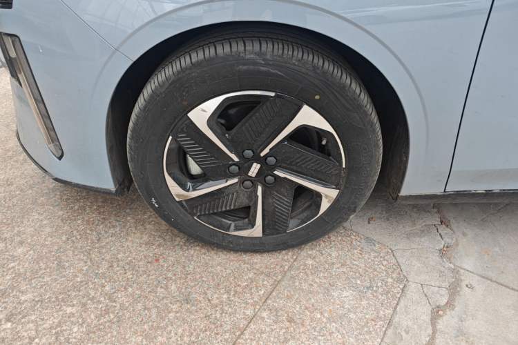 Used Geely Galaxy L6 2023 125km MAX