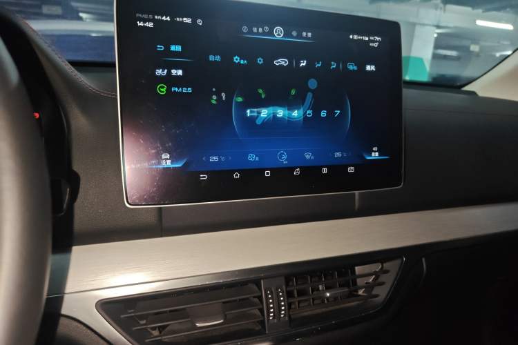 Used BYD Tang New Energy 2018 DM 2.0T All-Wheel Drive Smart Connectivity Enjoyment Model 5 Seats China V Emission Standard