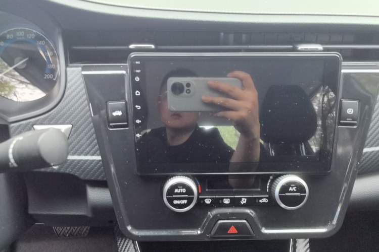 Used Venucia D60EV 2023 PLUS Comfort Edition CI Model Audio And AC Panel