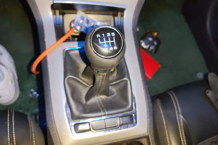 Used Roewe RX5 2018 20T Two-Wheel Drive Manual Internet Smart Edition
