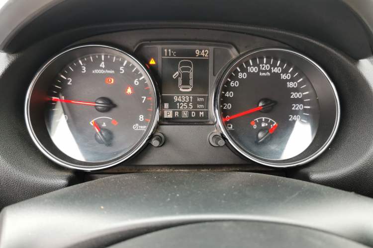 Used Nissan Qashqai 2011 2.0 XV Lea CVT 2WD Odometer Close Up
