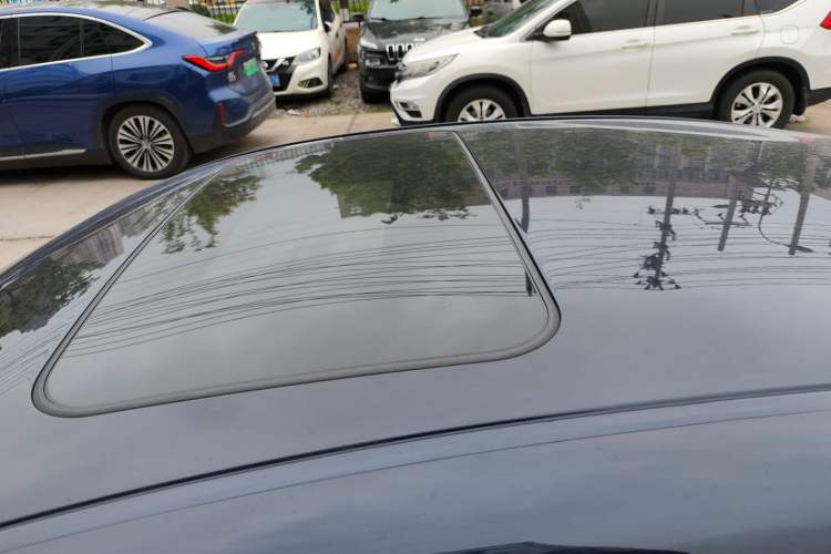 Used Lexus ES 2020 300h Deluxe Edition Roof