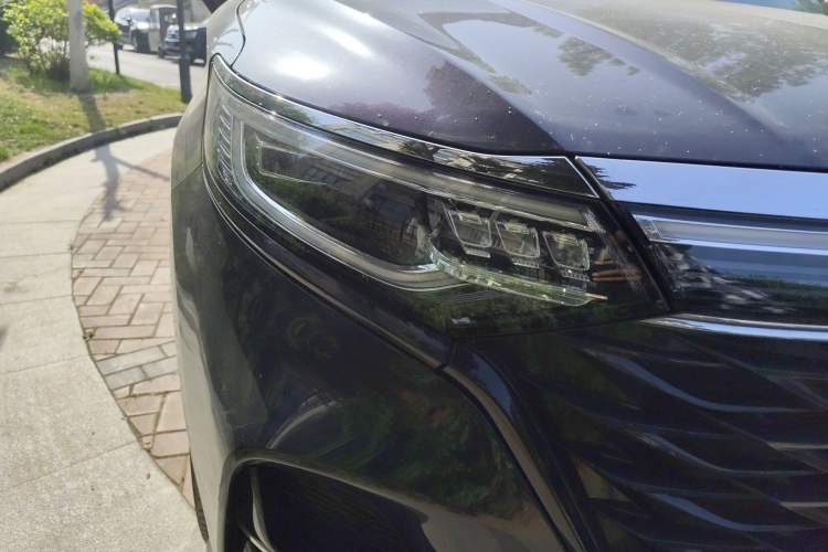 Used Roewe iMAX8 2022 400TGI Celebration Edition
