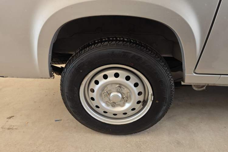 Used Wuling Zhiguang 2023 1.5L Utility Version with Enclosed Windows 2 Seats