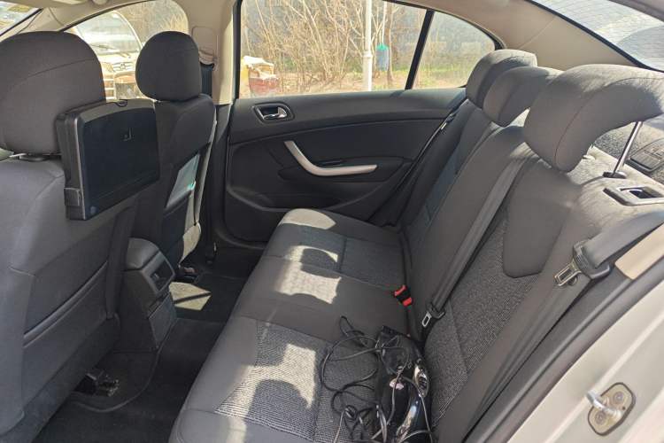 Used Peugeot 408 2011 1.6L Automatic Comfort Edition