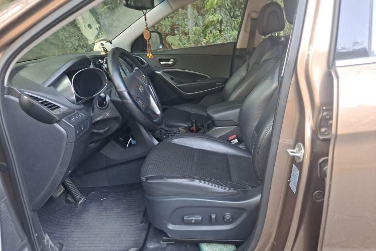 Used Hyundai Santa Fe 2013 Revised Version 2.0T Automatic All-Wheel Drive Prestige Edition