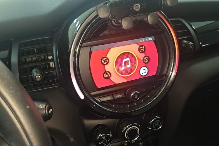 Used MINI 2018 1.5T ONE PLUS Five-Door Edition Audio And AC Panel