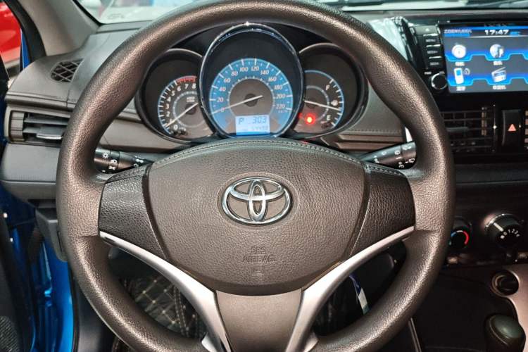 Used Toyota YARiS L Zhi Xuan 2015 1.5E Automatic Charm Edition
