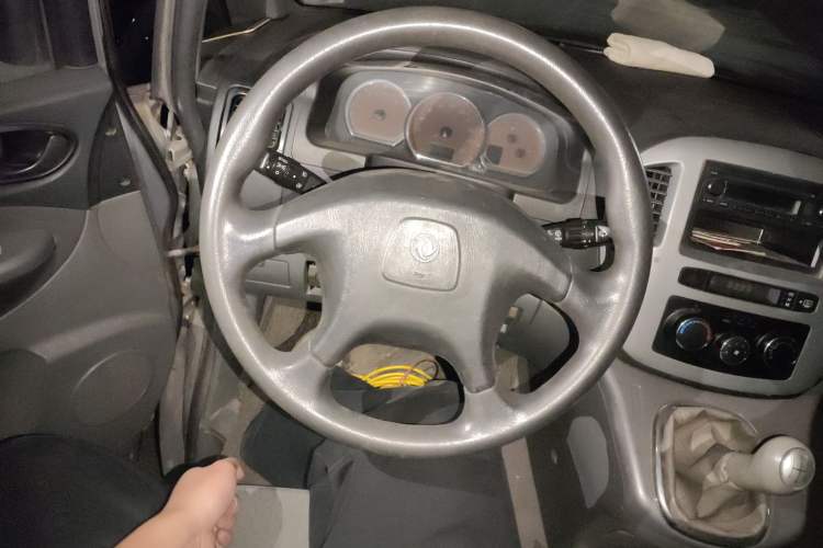 Used FORTHING Lingzhi 2012 M5 Q3 2.0L Short-Wheelbase Standard Edition
