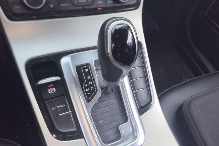 Used Geely Auto Emgrand GL 2017 1.8L DCT Elite Model Gear Lever
