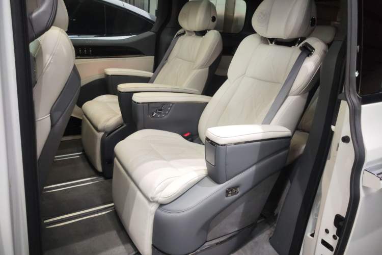 Used Zeekr 009 2024 7-Seater Aisle Version 108 kWh Left Rear Seat