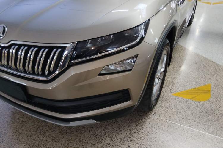 Used Skoda Kodiaq 2018 Facelifted TSI330 5-Seater Two-Wheel-Drive Luxury Enjoyment Edition

