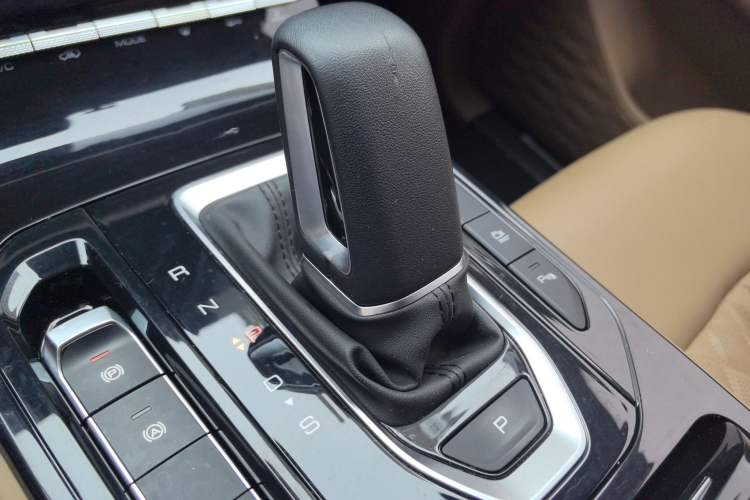 Used Wuling Victory 2023 2.0L DHT Luxury Edition
