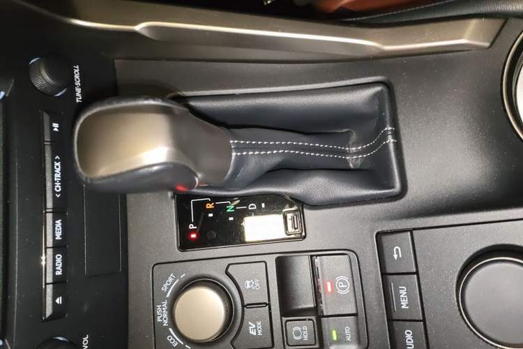 Used Lexus NX 2015 300h All-Wheel-Drive Fēngzhì Edition