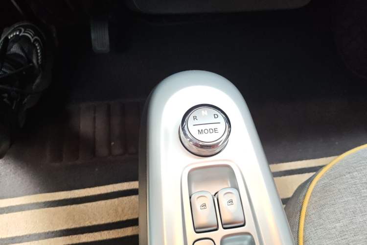 Used CHANGAN NEVO Lumin 2026 Model Treasure Edition 205km Passionate Beige Ningde Gear Lever