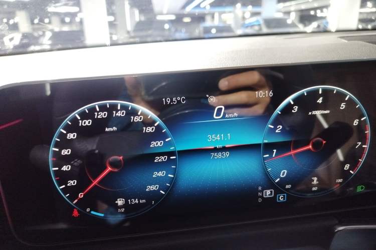 Used Mercedes-Benz GLB 2020 Facelift GLB 200 Fashion Edition Instrument Cluster