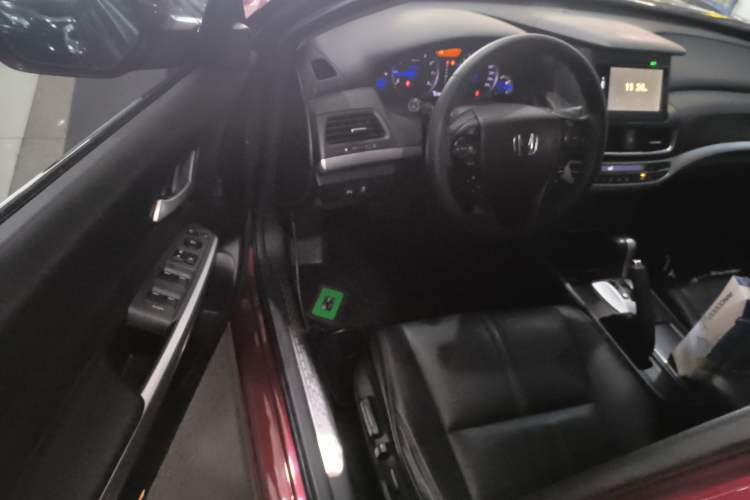 Used Honda Crosstour 2014 2.4L Luxury Edition
