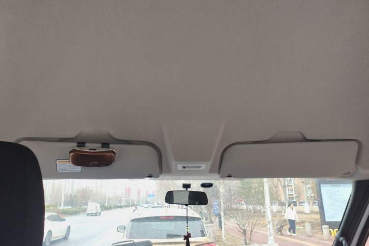 Used JMC Fushun 2025 2.0T 6MT Diesel Mid-Range Medium Roof Commercial & Transport-Focused Multi-Purpose Passenger Vehicle—5/6 Seats