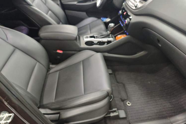 Used Hyundai Tucson 2015 2.0L Automatic Two-Wheel Drive Smart Version