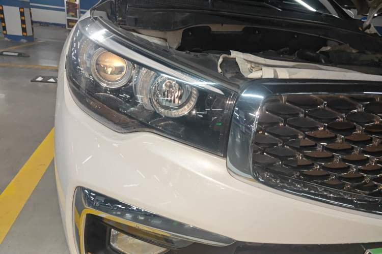 Used Kia KX7 2017 2.0T Automatic 4WD DLX 7-Seater Right Front Headlight