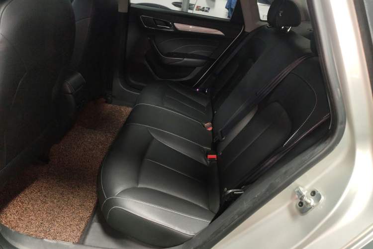 Used Roewe i6 New Energy 2017 45T Hybrid Connect & Smart Enjoyment Edition Left Rear Seat