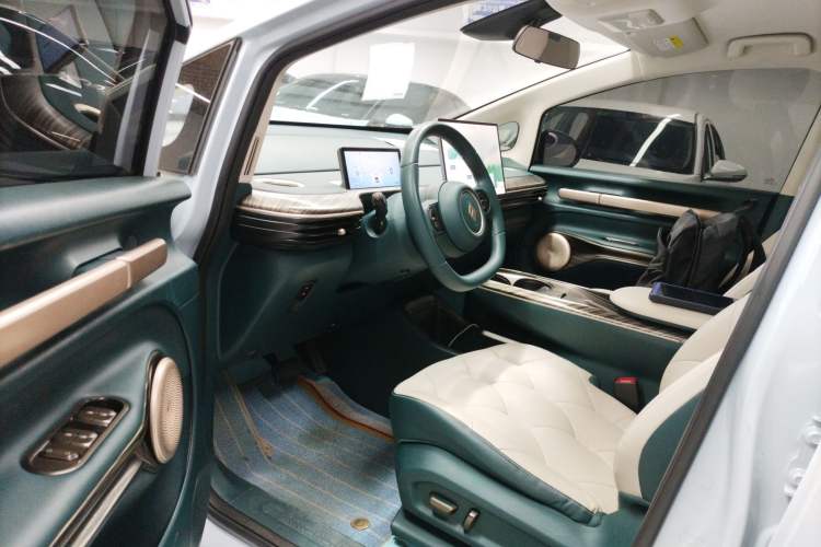 Used Baojun Cloud 2023 460 Pro Driver Seat