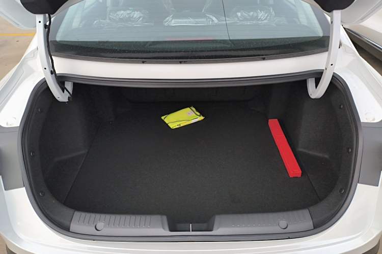 Used Changan Eado 2025 Blue Whale 1.5T 500Bar Prestige Model