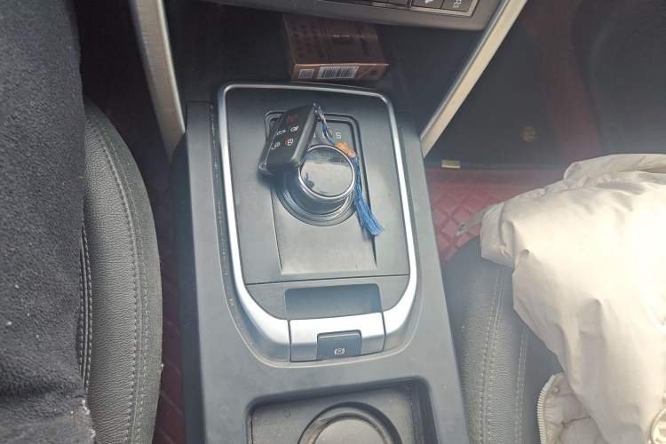 Used Land Rover Discovery Sport 2016 2.0T HSE Gear Lever