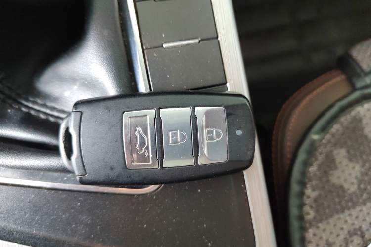 Used FORTHING Joyear X5 2017 Jingxiang Series 1.5T Manual Luxury Model
