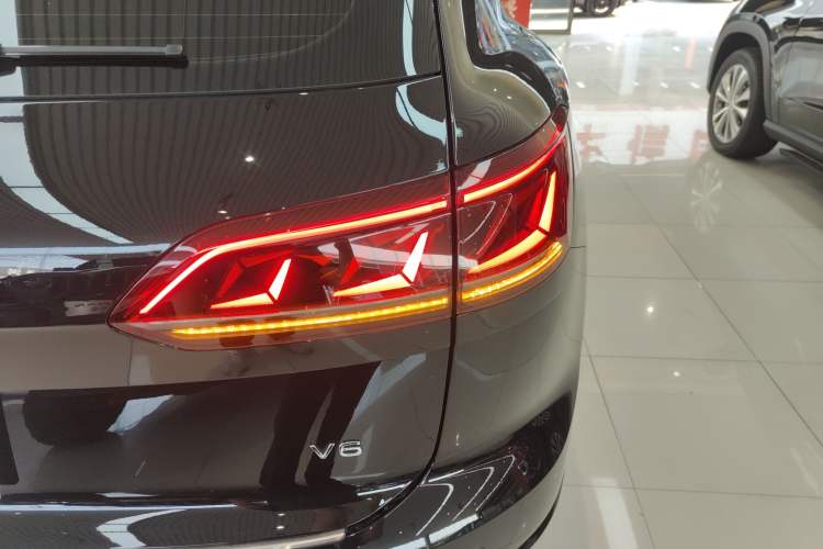 Used Volkswagen Touareg 2023 3.0 TSI Luxury Edition Obsidian Black Sport Package
