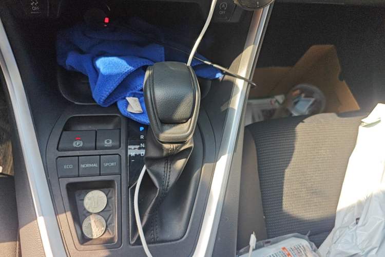 Used Toyota RAV4 2022 2.0L CVT Two-Wheel Drive Urban Edition Gear Lever