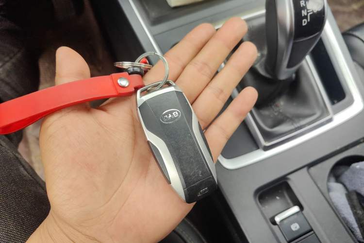 Used BYD Qin Pro 2019 Super Edition 1.5TI Automatic Smart Connect Enjoyment Model China VI Standard
