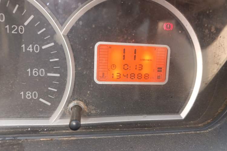 Used BAIC Weiwang 306 2011 1.3L base model 7 seats
