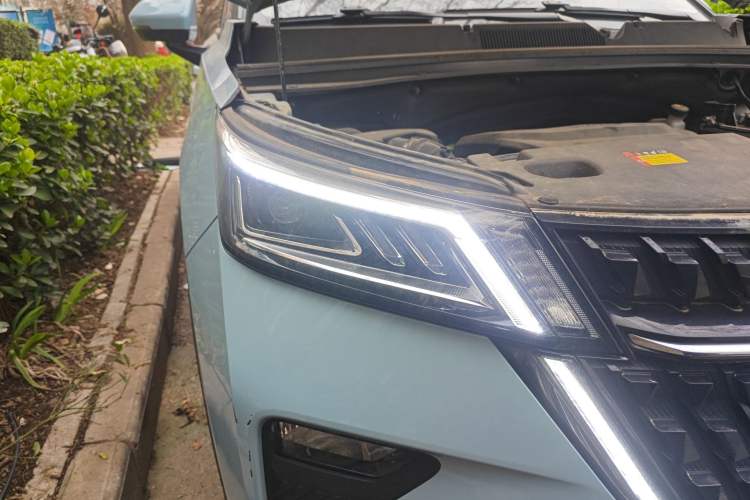Used Wuling Asta 2021 1.5T CVT Star曜 Edition Right Front Headlight