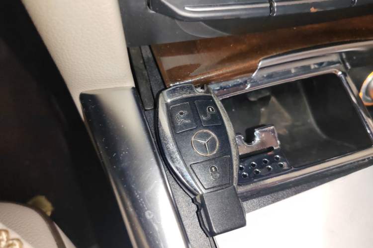 Used Mercedes-Benz E-Class 2015 E 260 L Vehicle Key