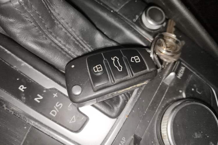 Used Audi A3 2019 Limousine 35 TFSI Fashion Edition China VI Emission Standard Vehicle Key