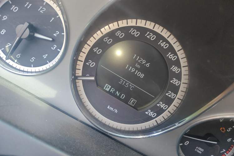 Used Mercedes-Benz E-Class 2010 E 260 CGI Coupe Odometer Close Up