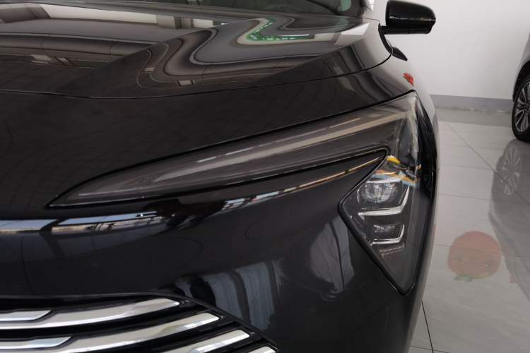 Used Buick LaCrosse 2025 28T Platinum Edition
