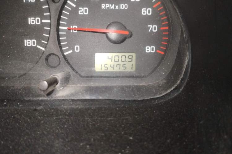 Used Jinbei Hiace 2011 2.0L 5th Generation Kuaiyunwang Standard Version 4G19 Odometer Close Up