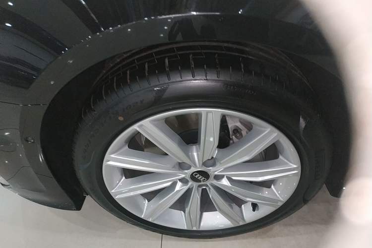 Used Audi A6L 2024 45 TFSI Prestige Dynamic Edition Left Front Wheel Hub