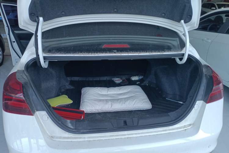 Used Geely Auto Emgrand 2019 Leading Edition 1.5L CVT Upward Asian Games Edition China VI
