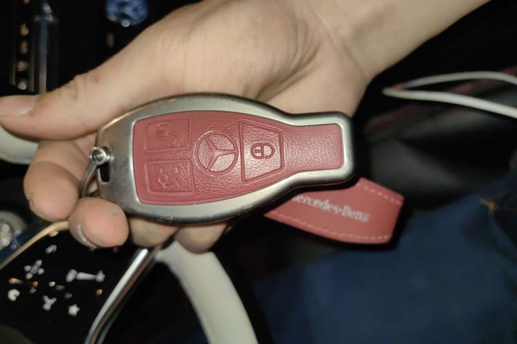 Used Mercedes-Benz C-Class 2017 Facelift C 200 L Sport Edition Vehicle Key