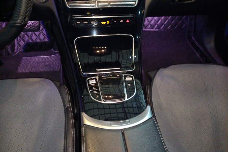 Used Mercedes-Benz C-Class 2019 C 260 Sport Edition 4MATIC Gear Lever