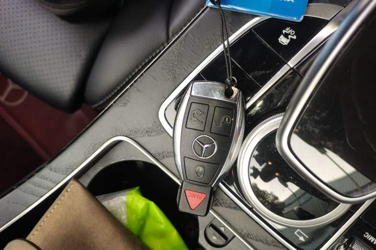 Used Mercedes-Benz GLC  Vehicle Key