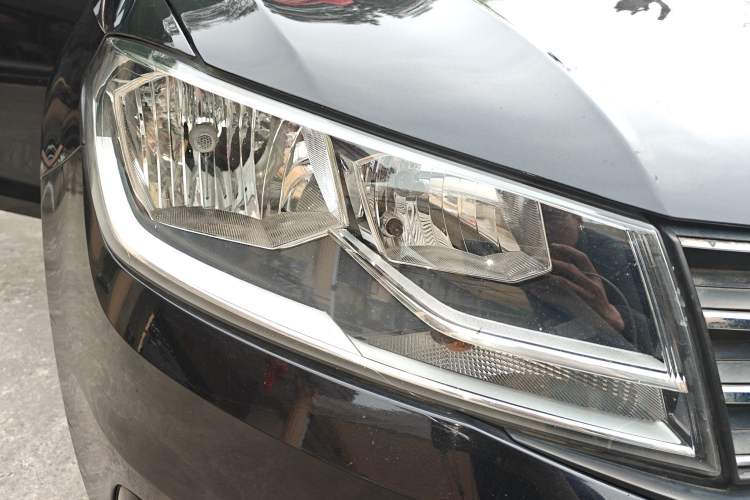 Used Volkswagen Santana 2016 1.6L Manual Comfort Edition Right Front Headlight