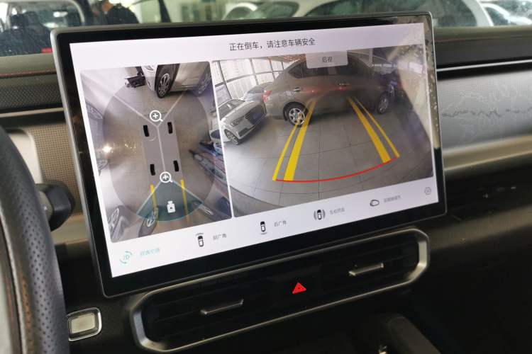 Used JETOUR Traveler C-DM 2024 C-DM 129KM Wilderness Edition Audio And AC Panel