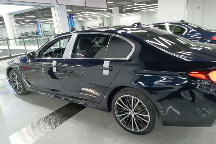 Used BMW 5 Series 2022 Restyled 530Li Leading Edition M Sport Package
