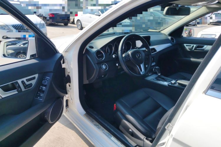 Used Mercedes-Benz C-Class 2011 C 200 Fashion Travel Edition
